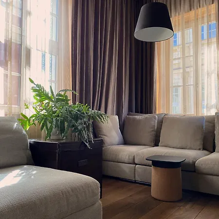 Apartment Townhall *