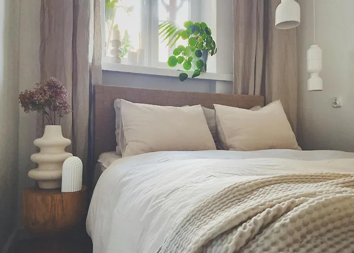 Townhall Apartment *