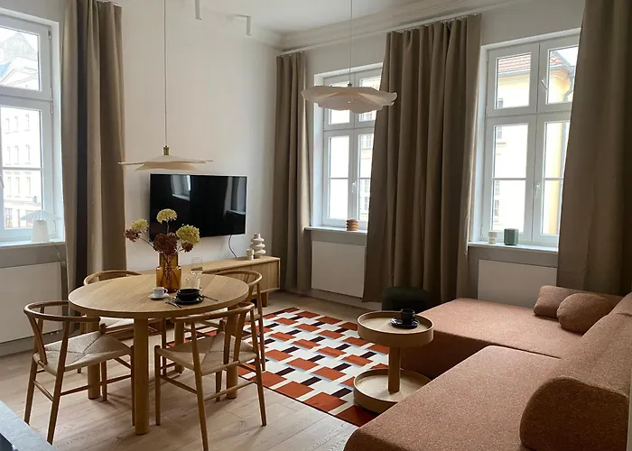 Townhall Apartment *